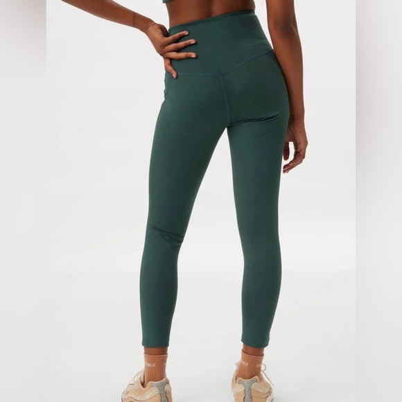 Girlfriend Collective Compressive High-Rise Legging in Moss - Picture 5 of 5